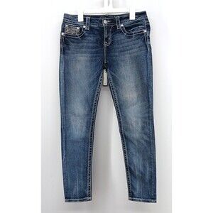Miss Me Skinny Jeans got to see lots bling got to see a rare find size 31💗💗💗